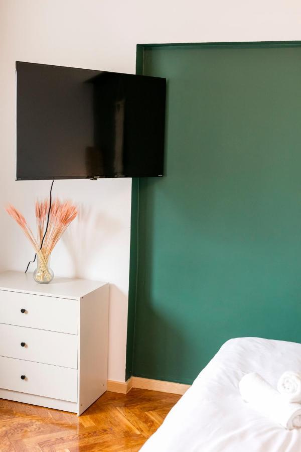 Chmielna - 250M Od Zlotych Tarasow, 350M Od Dworca Centralnego - Wifi - Smart Tv 55 Cali - Better Rental Varsó Kültér fotó