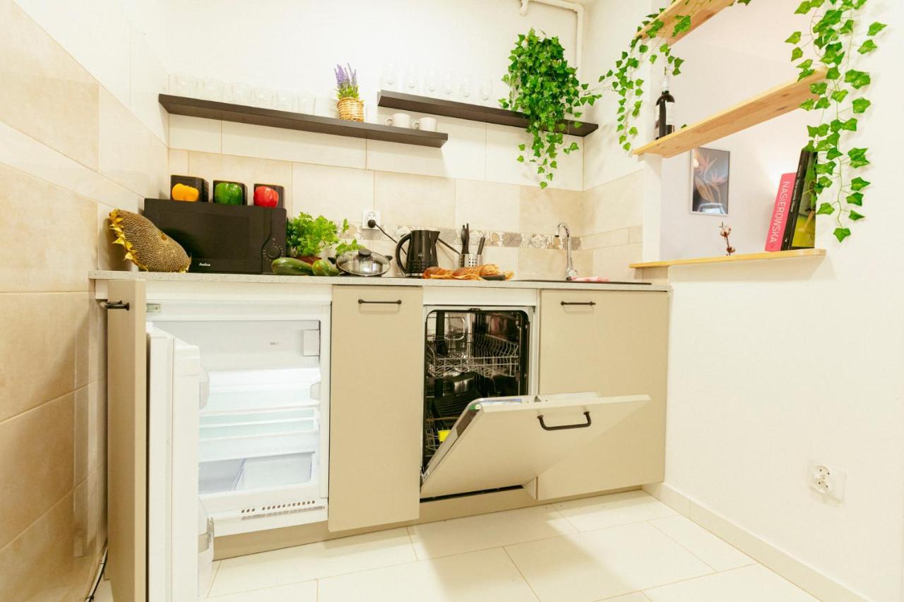 Chmielna - 250M Od Zlotych Tarasow, 350M Od Dworca Centralnego - Wifi - Smart Tv 55 Cali - Better Rental Varsó Kültér fotó