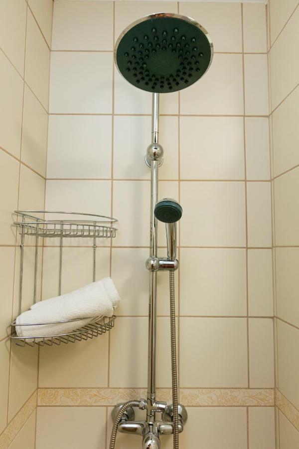 Chmielna - 250M Od Zlotych Tarasow, 350M Od Dworca Centralnego - Wifi - Smart Tv 55 Cali - Better Rental Varsó Kültér fotó