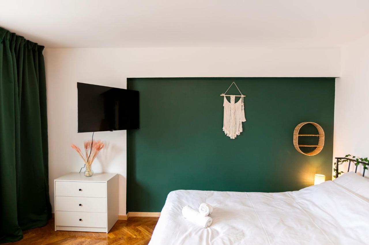 Chmielna - 250M Od Zlotych Tarasow, 350M Od Dworca Centralnego - Wifi - Smart Tv 55 Cali - Better Rental Varsó Kültér fotó