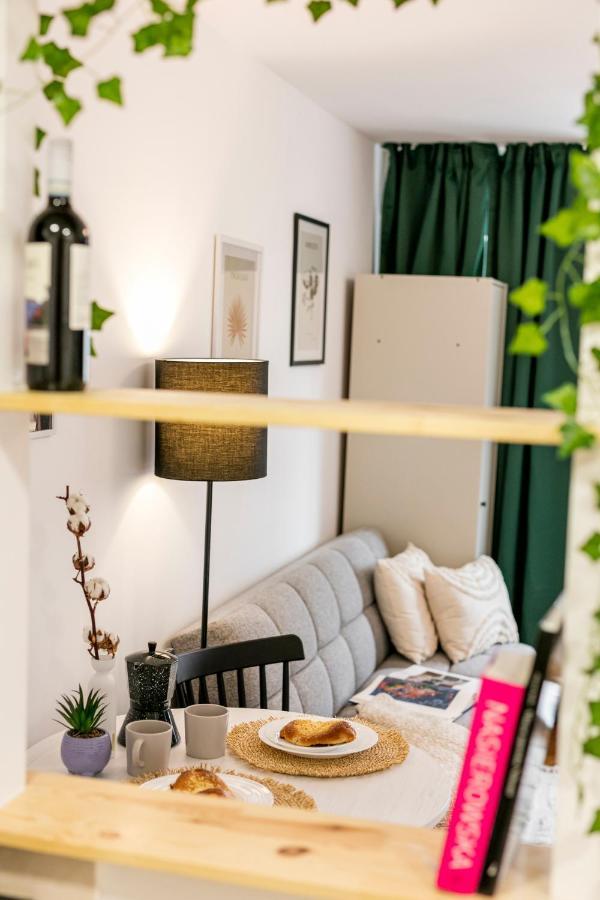 Chmielna - 250M Od Zlotych Tarasow, 350M Od Dworca Centralnego - Wifi - Smart Tv 55 Cali - Better Rental Varsó Kültér fotó